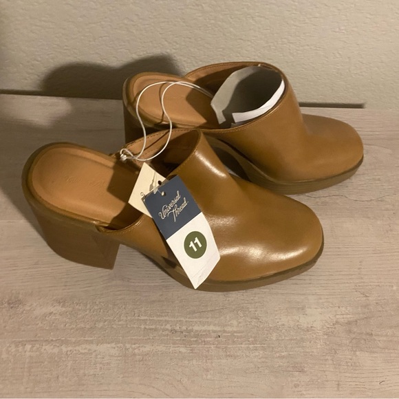 Universal thread heel shoe SZ 11 new with tags - Picture 3 of 4